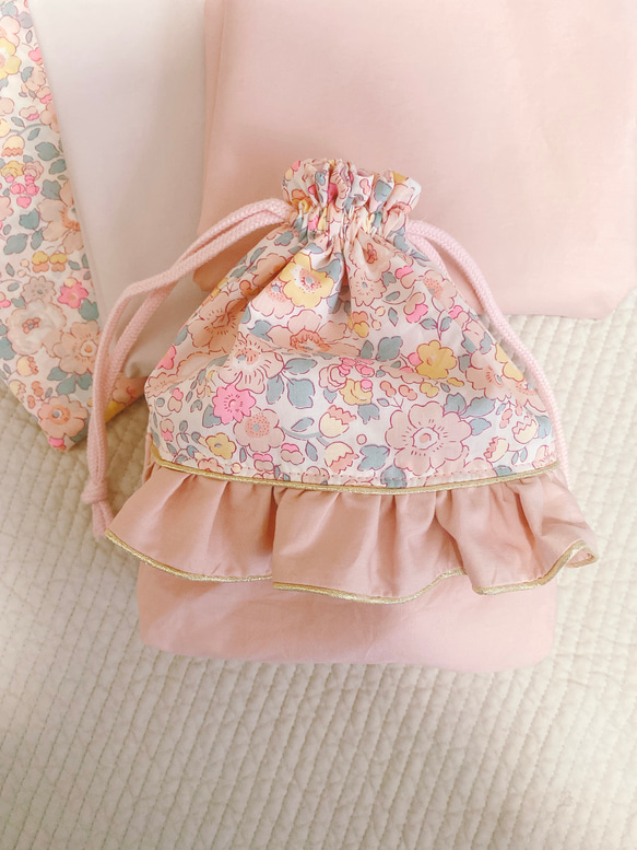 リバティ　ベッツィ　バーバパパ　巾着袋　入園入学　ピンク　ストロベリークリーム　ゴールド　巾着　コップ袋 1枚目の画像