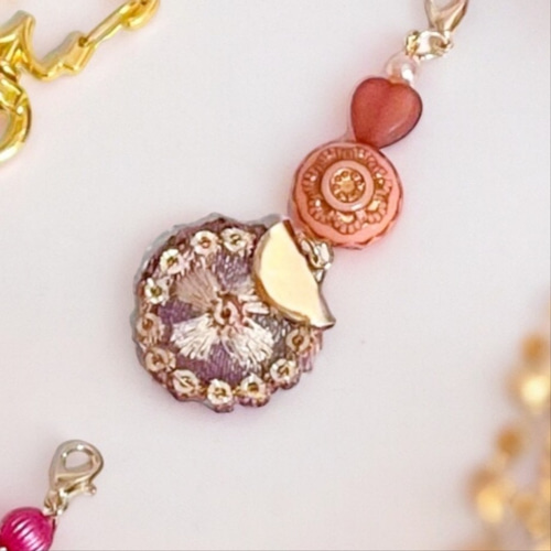 手染めビーズチャーム3