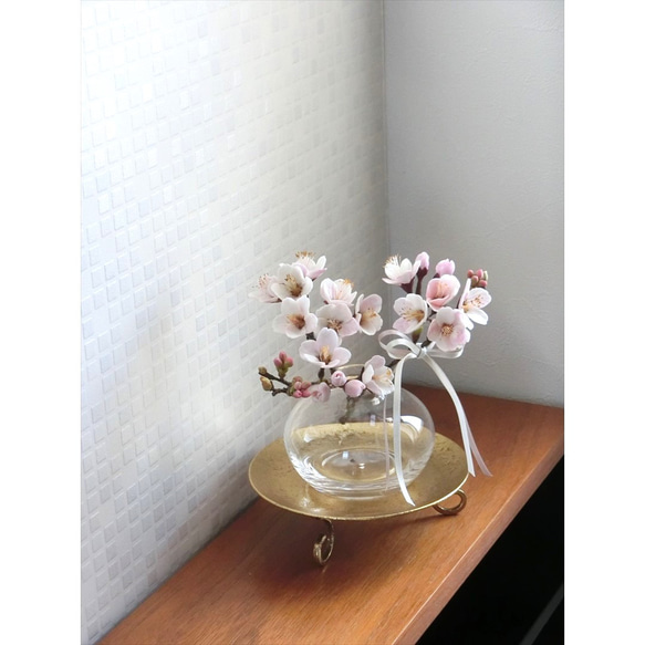 ✿【 粘土置物 】「あなたに微笑む」大人かわいい桜の花枝（紫系くすみピンク）No.16 ／ Sサイズ・花瓶付き 13枚目の画像