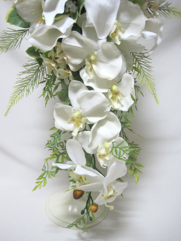 カサブランカと胡蝶蘭のキャスケードブーケ♪ブートニア付き♪生花みたいに綺麗な造花です♪高品質なのに安い0679 12枚目の画像