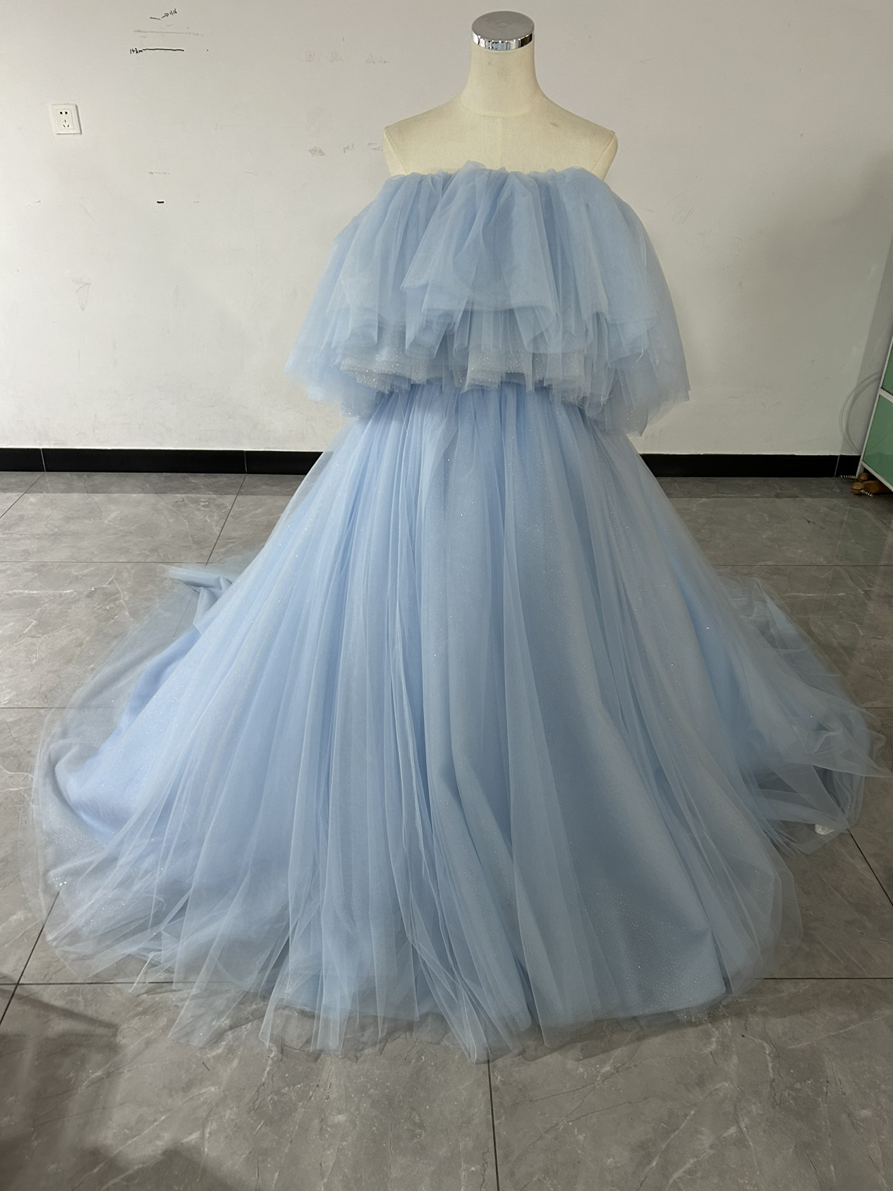 爽やかで優しいブルー カラードレス オフショルダー キラキラチュール 花嫁