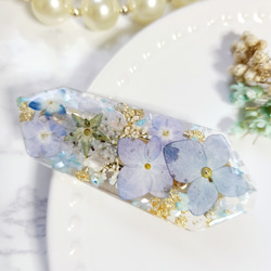 ♡2点～送料無料♡春の訪れ*＊　紫陽花と青い小花のヘアクリップ　ドライフラワーレジン  ボタニカルレジン 4枚目の画像