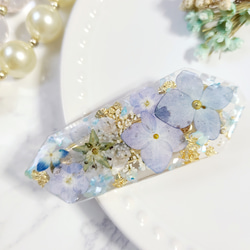 ♡2点～送料無料♡春の訪れ*＊　紫陽花と青い小花のヘアクリップ　ドライフラワーレジン  ボタニカルレジン 3枚目の画像