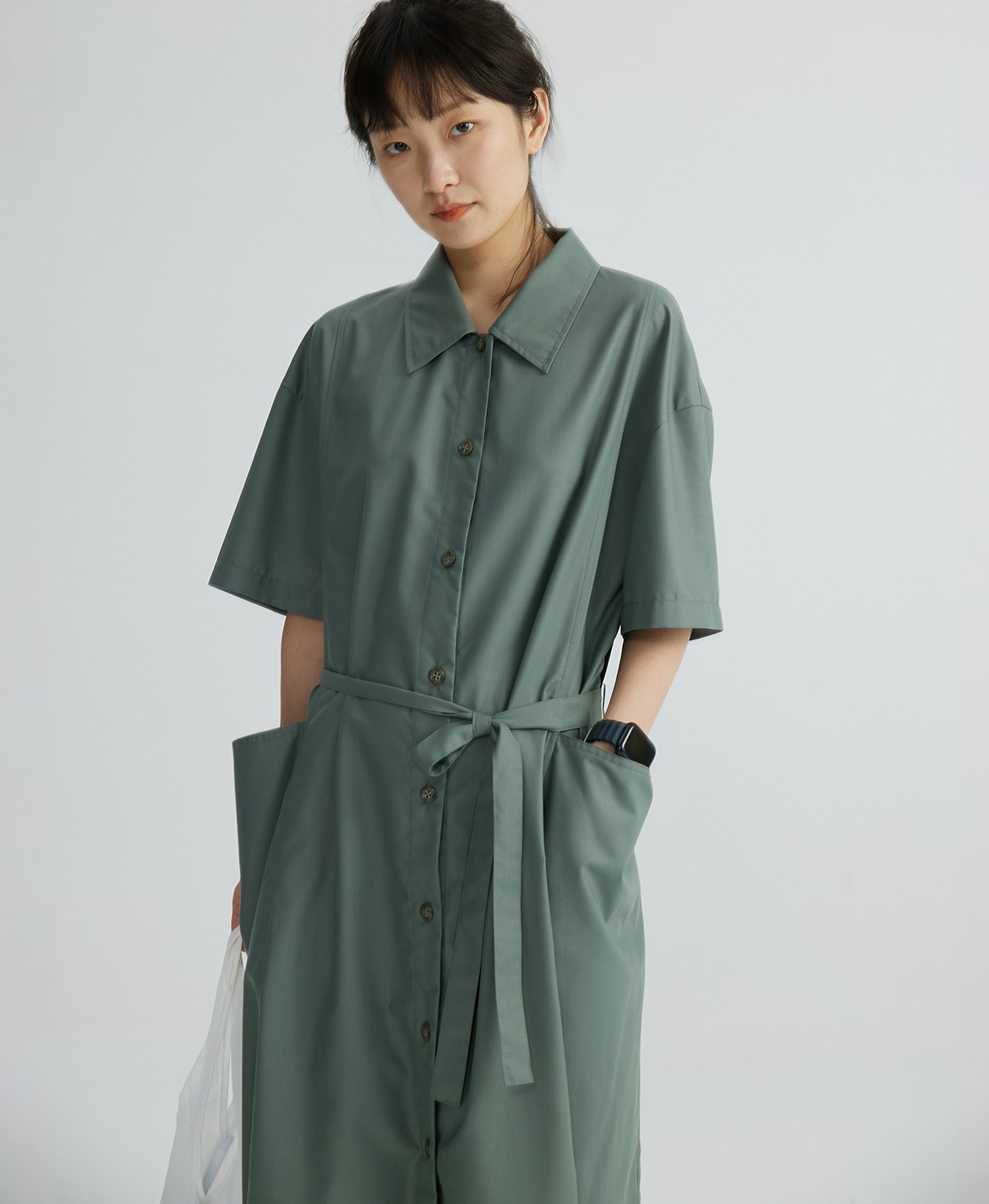 【即納】速乾さらっと着れる光沢ドレープ レーヨン混シャツワンピース ダスティグリーン