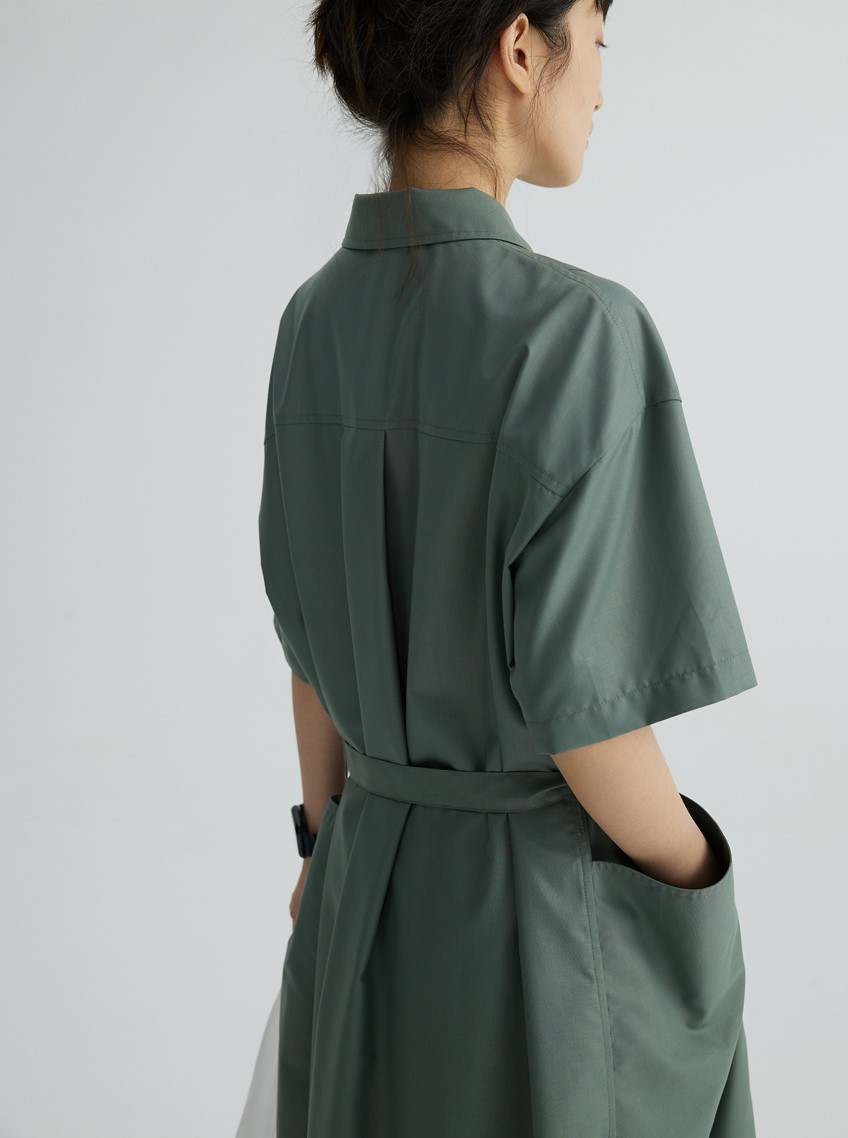 【即納】速乾さらっと着れる光沢ドレープ レーヨン混シャツワンピース ダスティグリーン