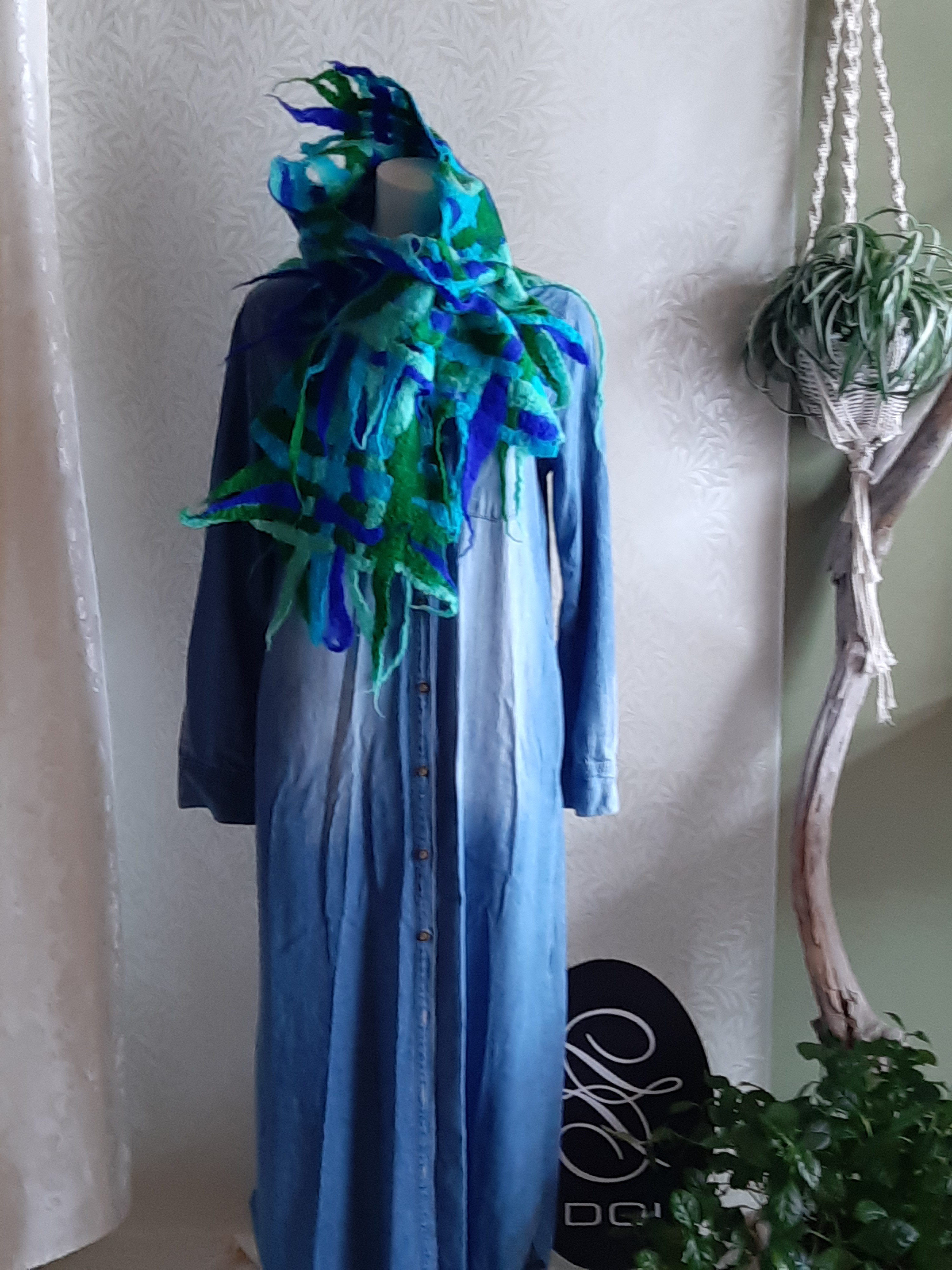 s7　世界に１点デザインスカーフ　イギリス産ウール１００％　手仕事　限定商品