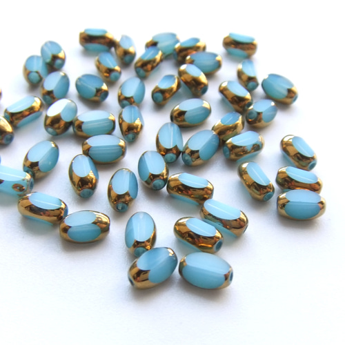 24個・7×4.5mm・水色・ガラスビーズ・変形オーバル・24022401 ビーズ