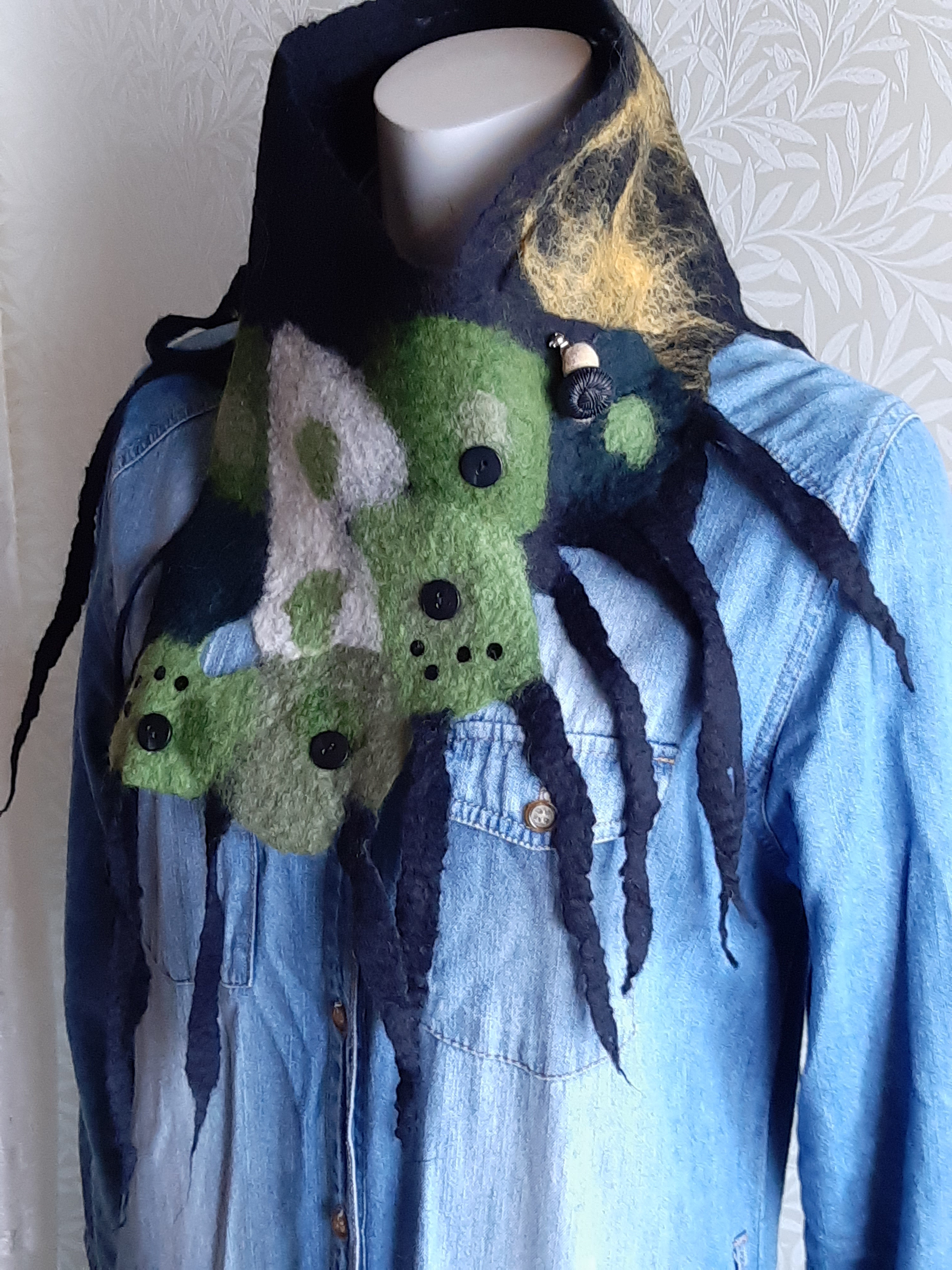 s2　世界に１点　デザインフェルトスカーフ　イギリス産ウール１００％　手仕事　限定商品