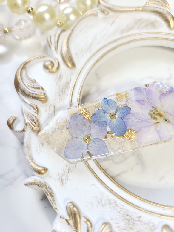 ♡2点～送料無料♡春の訪れ*＊　千鳥草と紫陽花のヘアクリップ　ドライフラワーレジン  ボタニカルレジン 2枚目の画像