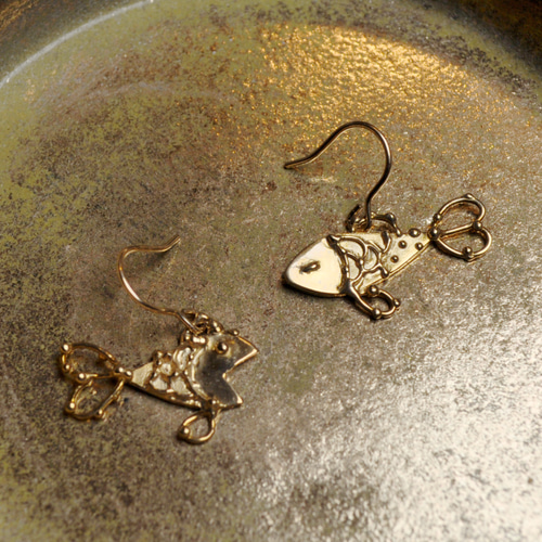 Silver925（18金メッキ）・ピアス：《ピスケス 01/Pisces 01》 ピアス 
