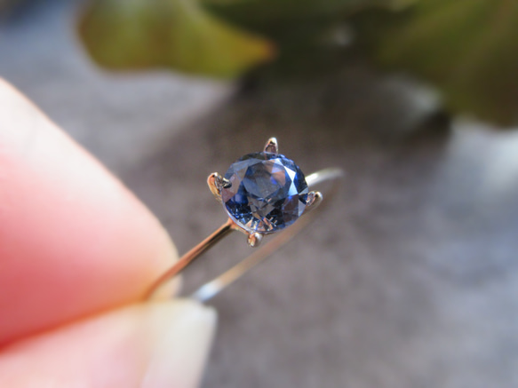 K10 寶石品質 4 毫米「斯里蘭卡藍色藍寶石」刻面戒指 [九月生日石] 第6張的照片