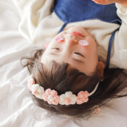キッズカチューシャ 子供 ヘアアクセサリー 花柄 春 桜 手編み ピンク 3枚目の画像