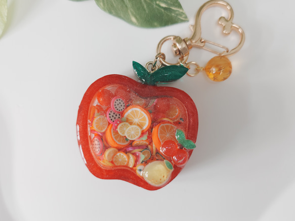 りんごのシェイカーチャーム キーホルダー koneko-no-otete。 通販