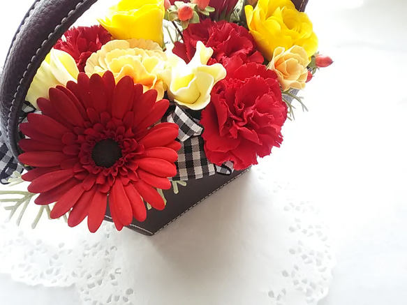 ❁可愛的大人插花，袋子裡裝滿了黏土紅花❁母親節 第3張的照片
