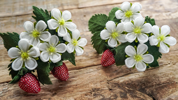 今年度のオーダー再開【苺の髪飾り】成人式 七五三 つまみ細工 髪飾り