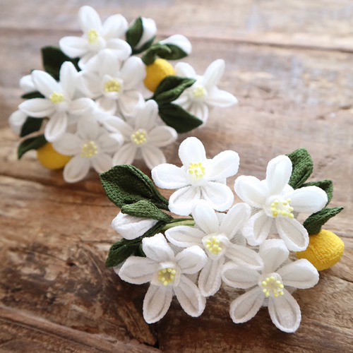 今年度のオーダー再開【柚子の花 】 髪飾り つまみ細工 コーム 88made