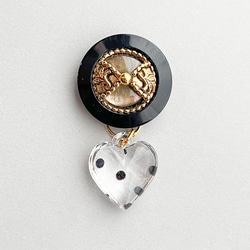 2way  ブラック×シェルリボンボタン   ボタン組み合わせ  アシンメトリー ハートチャーム  ピアス  イヤリング 6枚目の画像