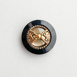 2way  ブラック×シェルリボンボタン   ボタン組み合わせ  アシンメトリー ハートチャーム  ピアス  イヤリング 10枚目の画像