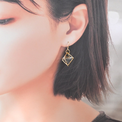 正八面体 ビジュー《ピアス/イヤリング》片耳用 ピアス（フック