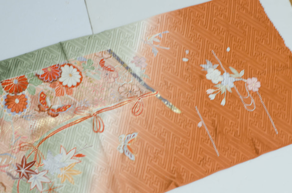 正絹　松葉色と樺色ぼかし振袖見本ハギレ　95cm　和小物、つまみ細工などに 3枚目の画像