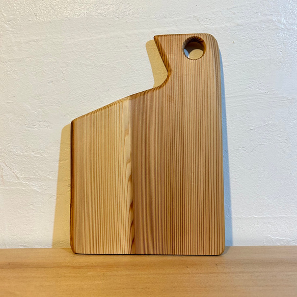 自然木 スギ カッティングボード まな板・カッティングボード  