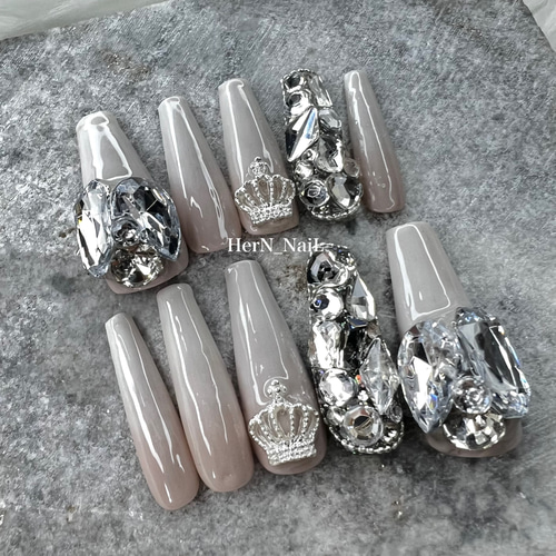王冠ストーンベイビーブーマーネイルチップ ネイルチップ（つけ爪