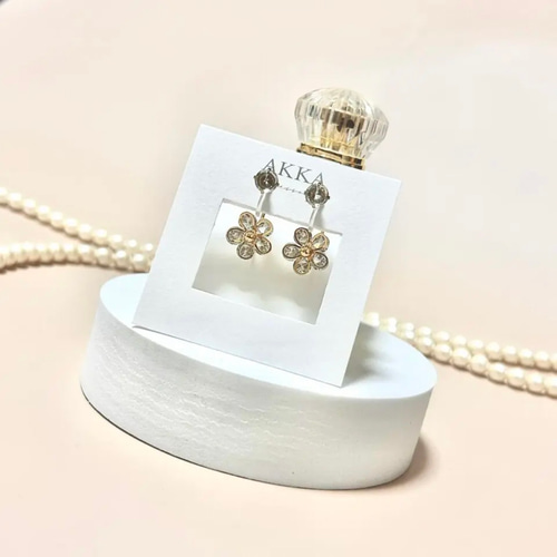 ビジューとフラワーの イヤリング 花 ピアス シルバー925 可愛い 樹脂