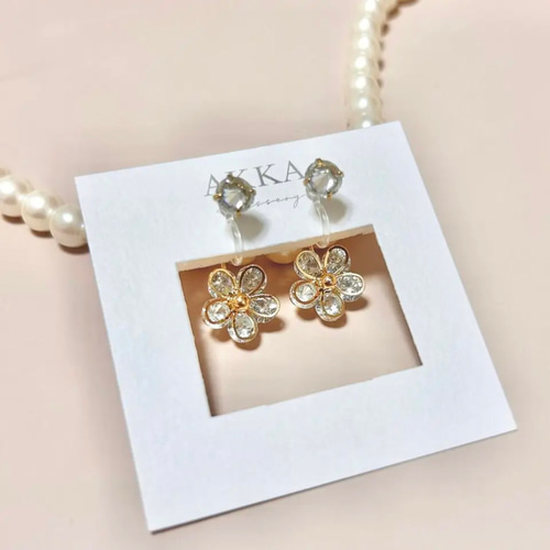 ビジューとフラワーの イヤリング 花 ピアス シルバー925 可愛い 樹脂