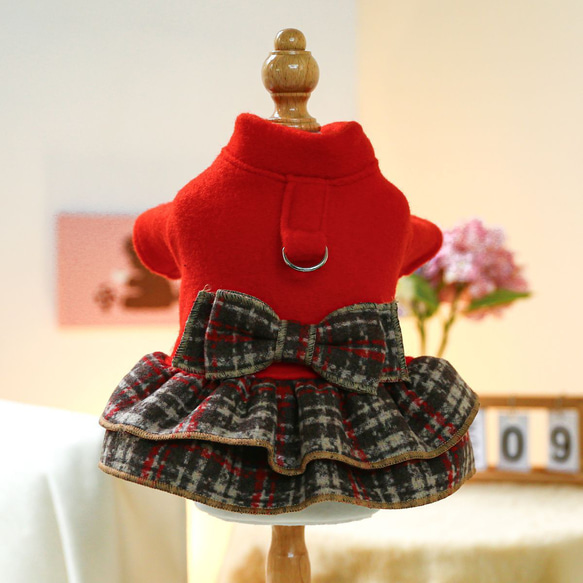 ペット服 小型犬用ドレス リードリング付き 秋冬用 暖かい かわいい 赤 格子柄 クリスマス風 cht-1092 1枚目の画像
