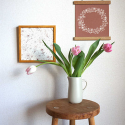 「 春の庭のリース（ brown base ）」20cm角ポスター 8枚目の画像