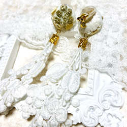 ホワイト刺繍×レース　大人綺麗　ピアス　イヤリング　刺繍リボン　 2枚目の画像