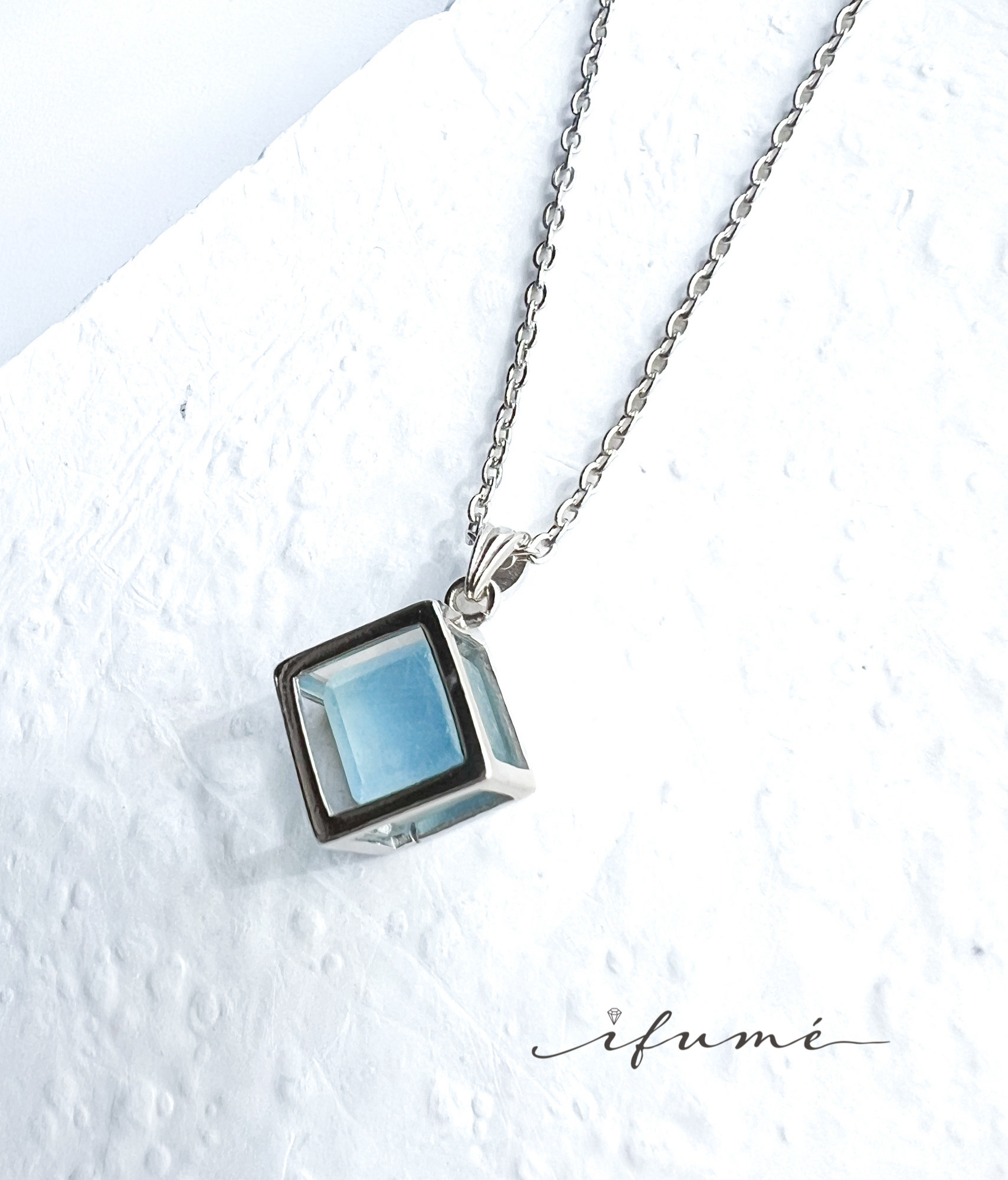 【ifumé】キューブ型 アクアマリンのロングネックレス サージカルステンレス 3月誕生石 金属アレルギー対応