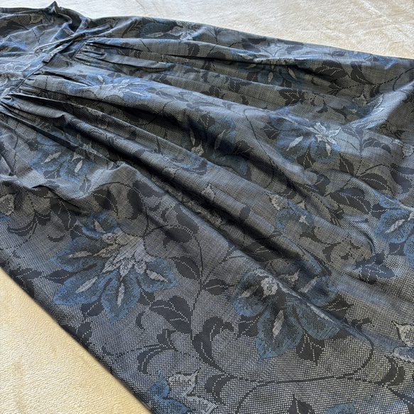 大島紬のカシュクールワンピース　ジャンパースカート　ジレ　グレー青　着物リメイク 5枚目の画像