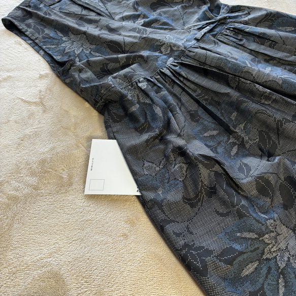 大島紬のカシュクールワンピース　ジャンパースカート　ジレ　グレー青　着物リメイク 6枚目の画像