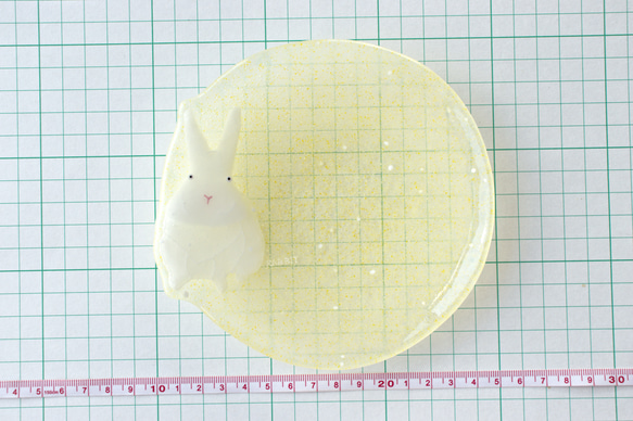 【ガラス】動物小皿2 白ウサギ 黄色 5枚目の画像