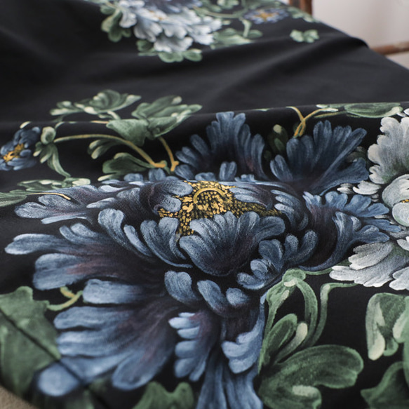 ＊母の日ＳＡＬＥ　手描きART　 優美に咲き誇る瑠璃色の花々ワンピース　ゆったり　ジャンパースカート　F11D 2枚目の画像