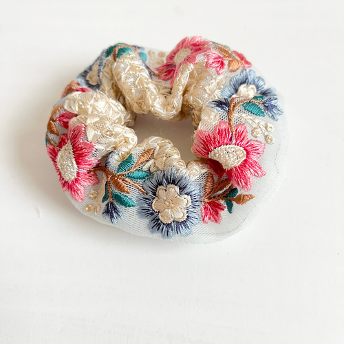 ハンドメイドシュシュM-3072♡ラテジョーゼット♡インド刺繍リボン付♡ ハンドメイドシュシュM-3072♡ラテジョーゼット♡インド刺繍