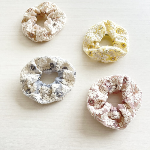 小さめ＊キッズにも＊インド刺繍リボンで作ったシュシュ シュシュ