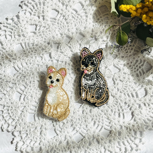 ビーズ刺繍のうちの子ブローチ・スムースチワワ（ブラックタン