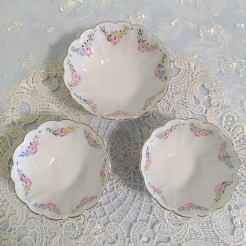 花柄スカラップ皿 枚セット