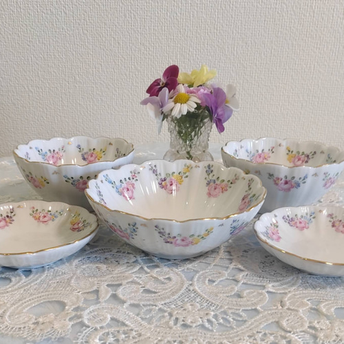 花柄スカラップ皿 枚セット 花柄スカラップ皿 枚セット