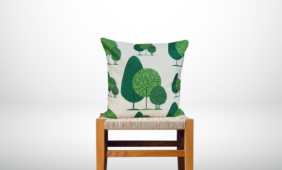 森のクッションⅡ Ⅿ size  The Tree design -ヒノキの香り- 35cm×35cm 1枚目の画像