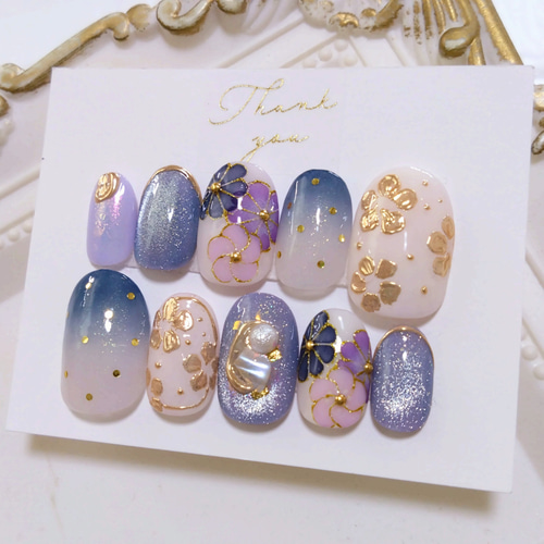 前撮りや振袖に◇青のグラデーションとマグネットジェルと紫の花と