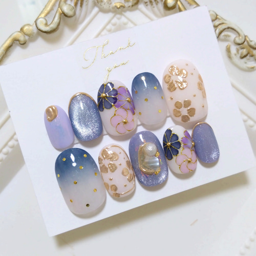 前撮りや振袖に◇青のグラデーションとマグネットジェルと紫の花