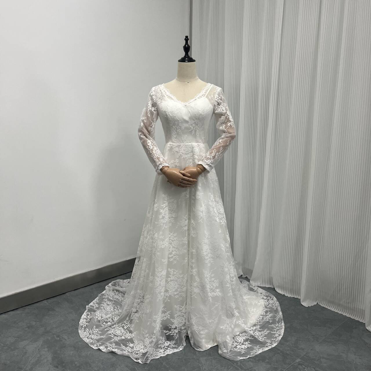 送料無料！ウエディングドレス 花嫁 アイボリー レース エレガント 披露宴