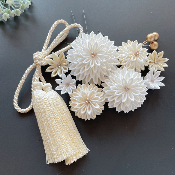 白無垢の花嫁さまへ】正絹 つまみ細工髪飾り 結婚式 成人式
