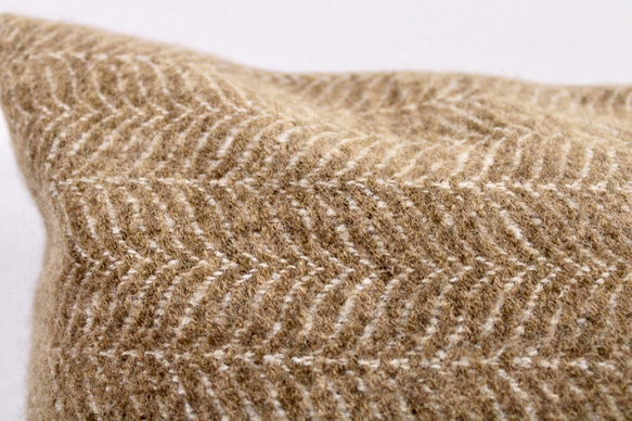 手織り生地のクッションカバー　ポッサム・メリノ・シルク　手染めブラウン 7枚目の画像
