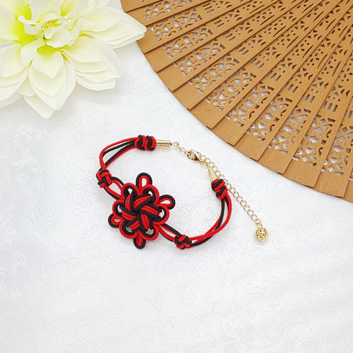受注制作】八重菊結びのブレスレット（赤・レッド×黒・ブラック） 和風