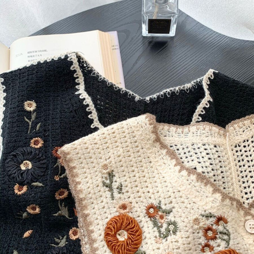 慈雨 センソユニコ ニードル刺繍 ニット ベスト ウール 黒 ノースリーブ 慈雨／黒 ドット柄 ノースリーブベストチュニック／センソユニコ