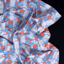 京の錦織　光峯錦織工房　錦織スカーフ　ORUORUシリーズ　ブルーレッドスカイブルー　 4枚目の画像